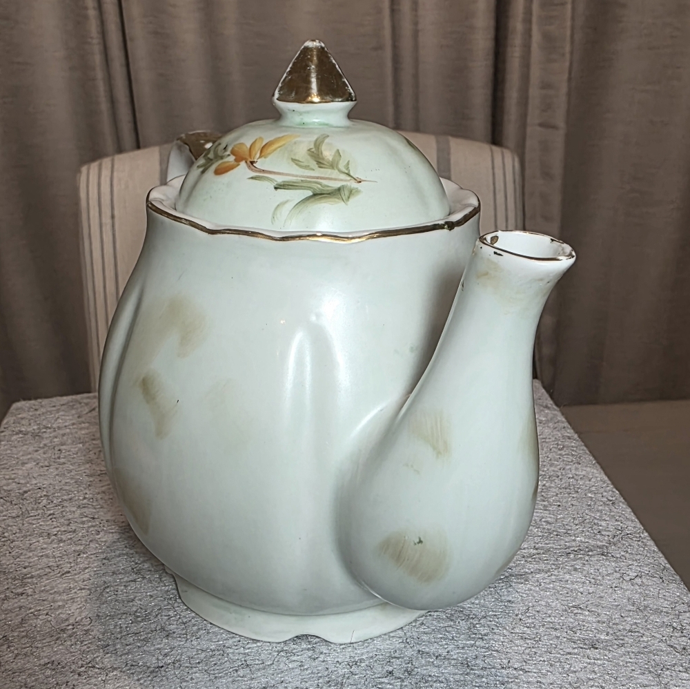 Lefton Vintage Porcelain Musical Teapot - Picture 3 of 11